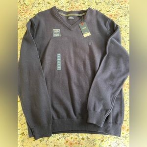 Izod long sleeve knit sweater